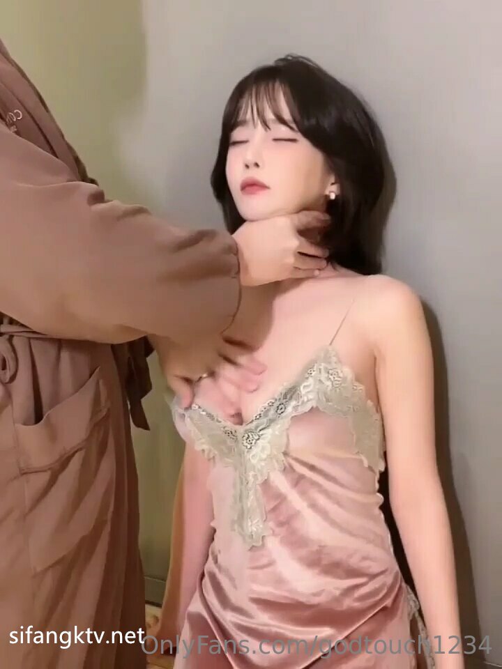 大奶子熟女Armani Knight色情打炮